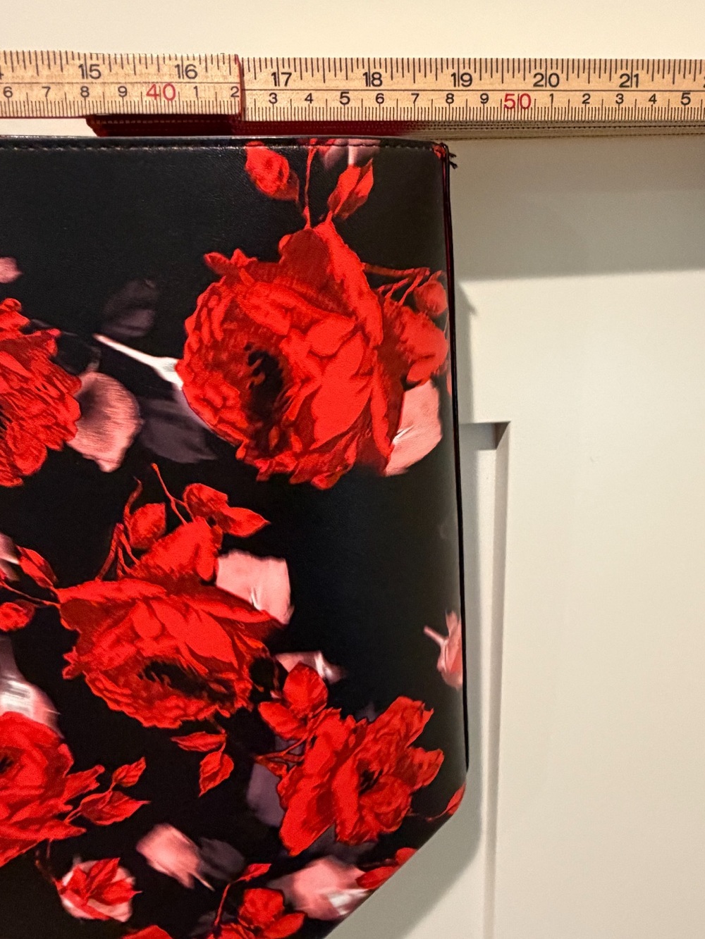 Victoria's Secret Black Red Floral Tote Bag - Picture 3 of 8